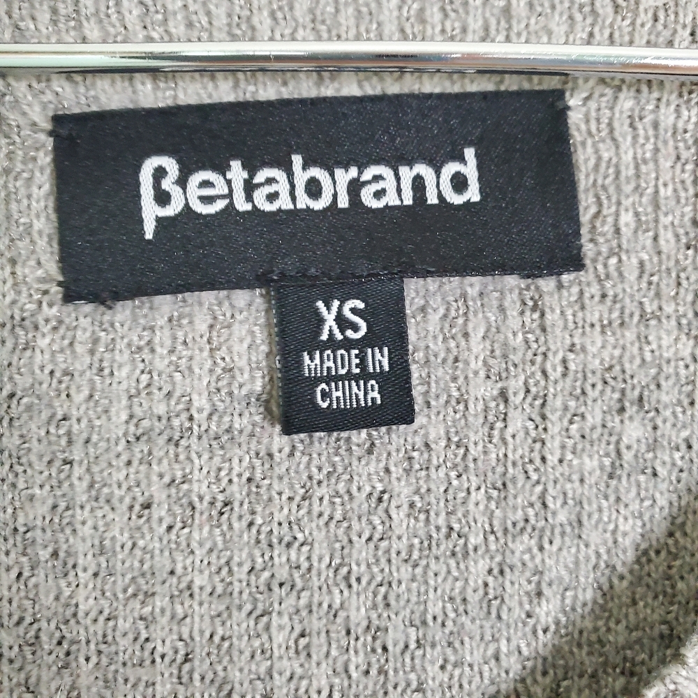Betabrand Silver Shield Gray Sweater - Picture 7 of 8